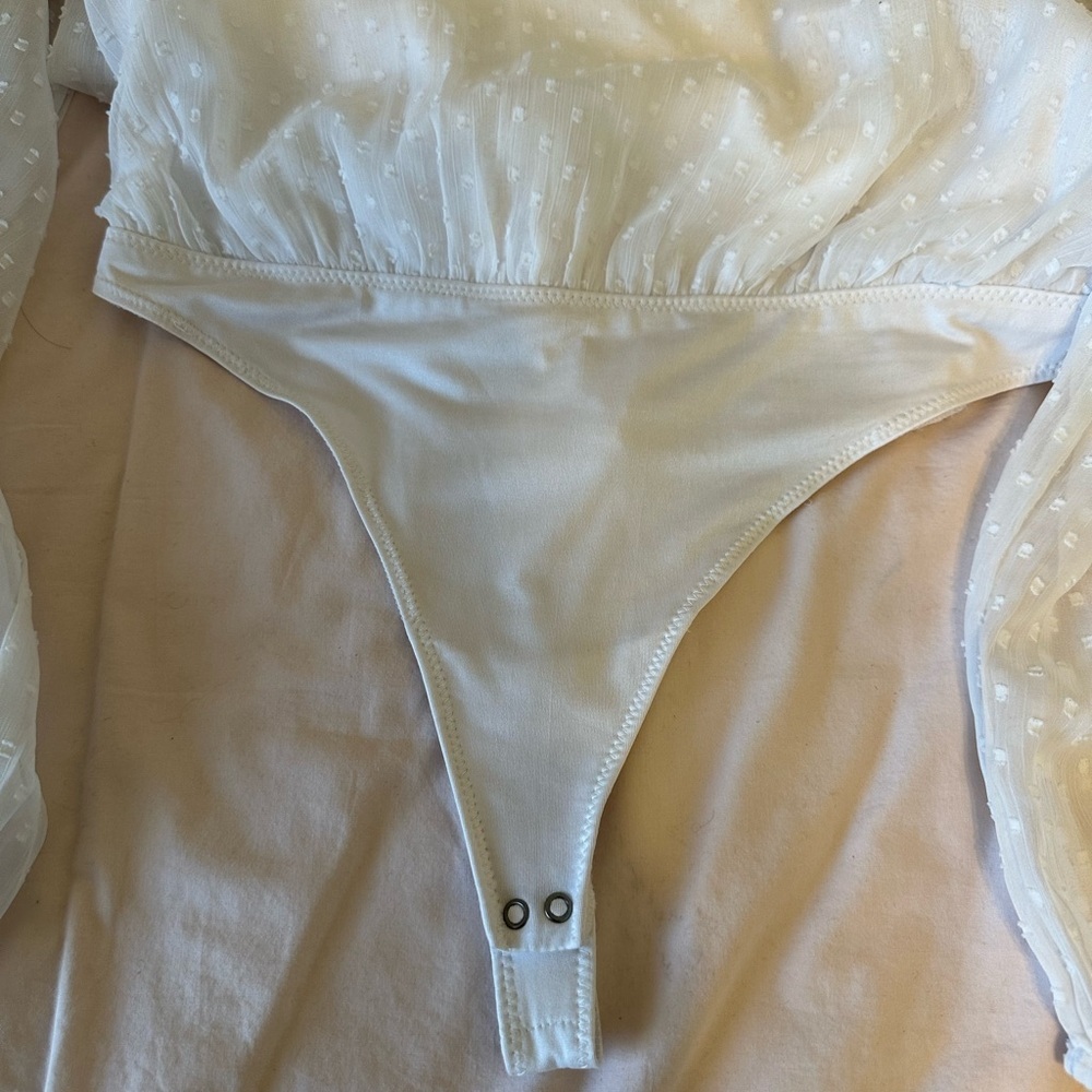 Abercrombie & Fitch White Sheer Bodysuit Long Sleeve Size Large - Picture 9 of 10